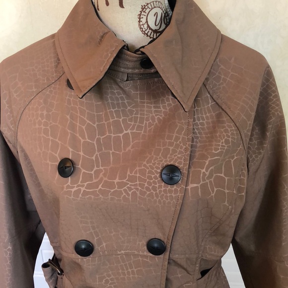 Colombia Soft Shell Trench coat - Picture 3 of 9